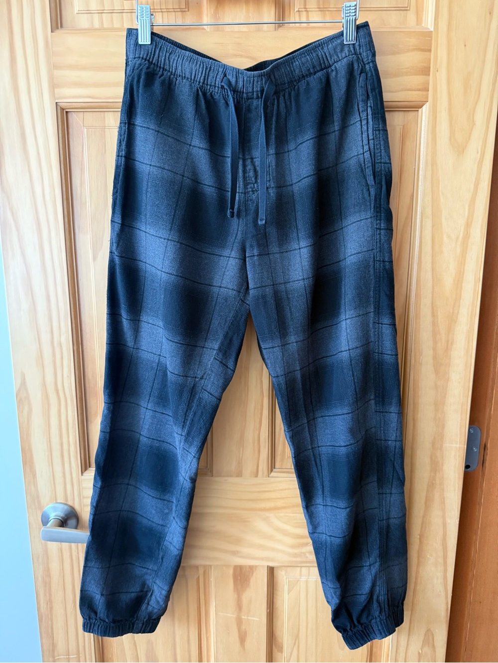 GAP Men's Black Plaid Joggers - Drawstring Elastic Waist